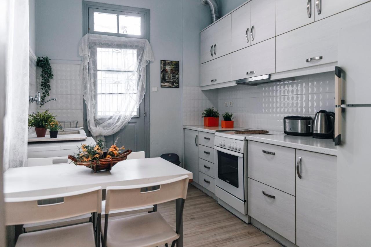 Monastiraki-Psiri, Old Town, 3-Bdr Apt, Sleep 6-10P, Spacious Court Yard Athènes Extérieur photo