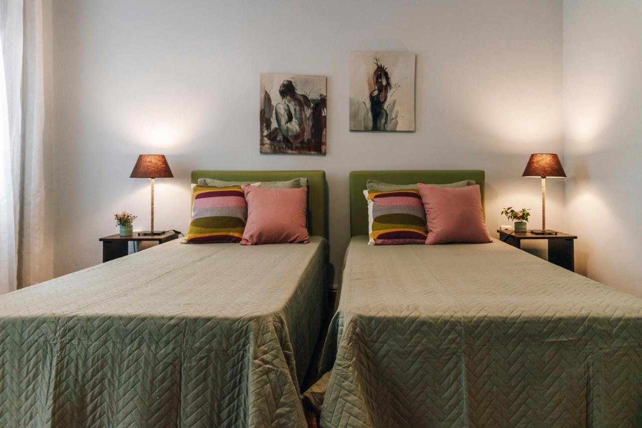 Monastiraki-Psiri, Old Town, 3-Bdr Apt, Sleep 6-10P, Spacious Court Yard Athènes Extérieur photo