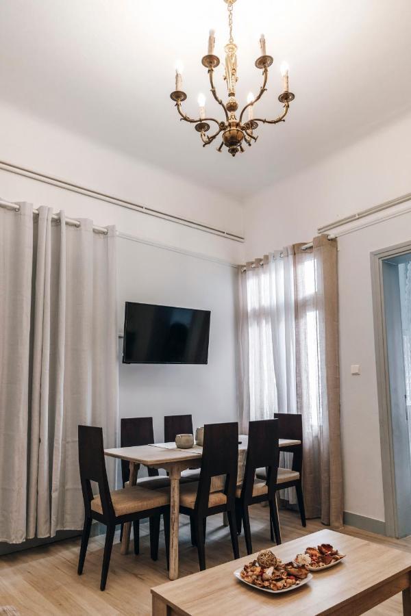 Monastiraki-Psiri, Old Town, 3-Bdr Apt, Sleep 6-10P, Spacious Court Yard Athènes Extérieur photo