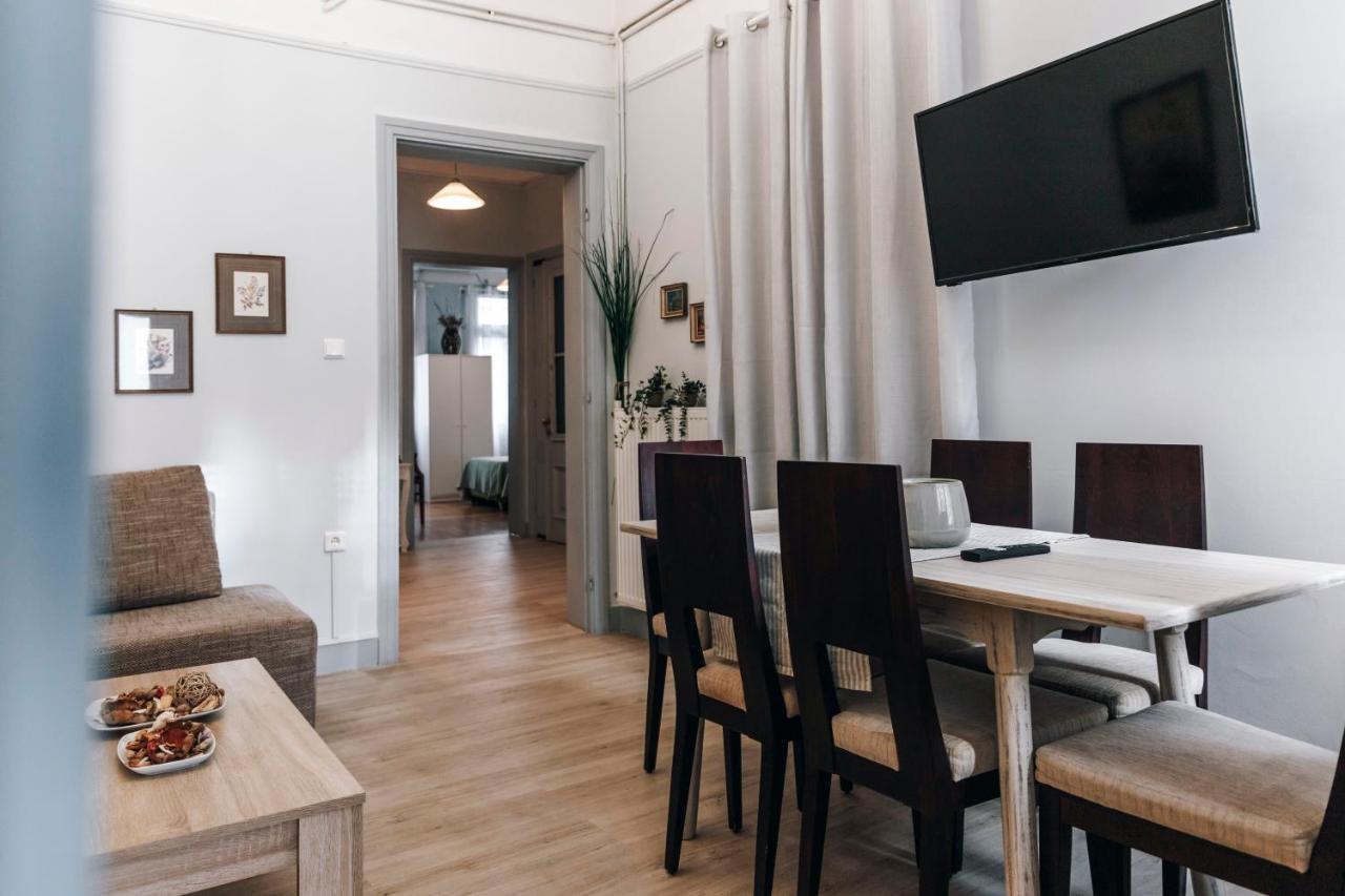 Monastiraki-Psiri, Old Town, 3-Bdr Apt, Sleep 6-10P, Spacious Court Yard Athènes Extérieur photo